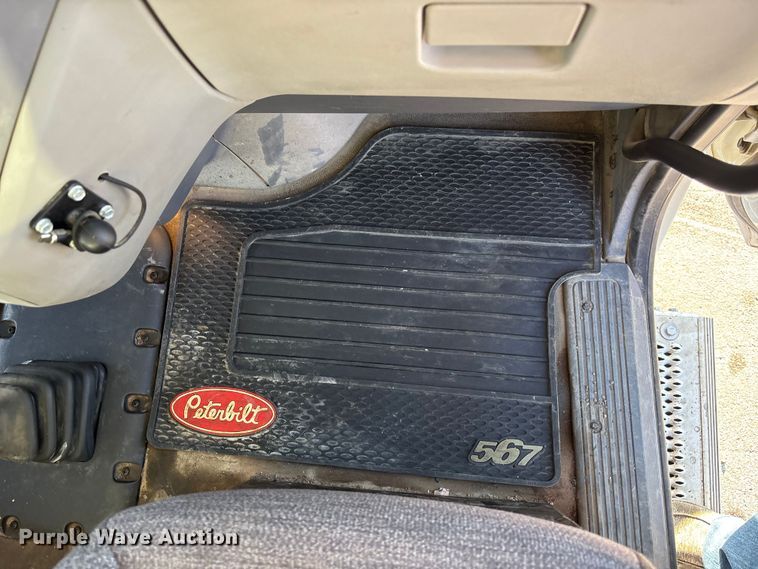 image for item EA4822 2017 Peterbilt 567 dump truck