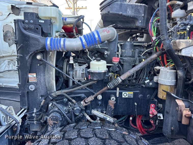 image for item EA4822 2017 Peterbilt 567 dump truck