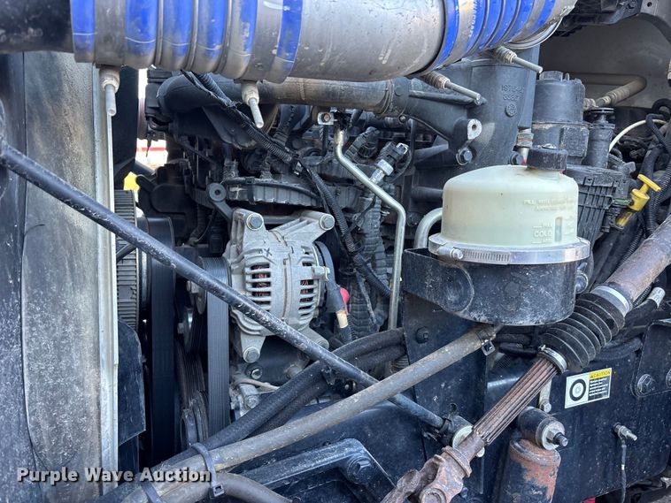 image for item EA4822 2017 Peterbilt 567 dump truck