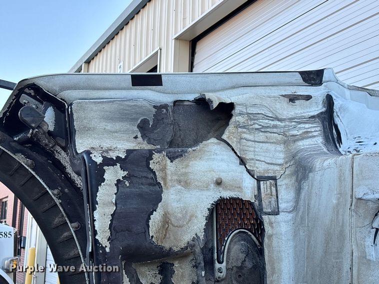 image for item EA4822 2017 Peterbilt 567 dump truck