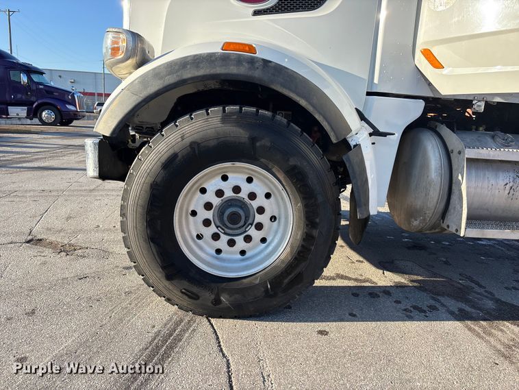 image for item EA4822 2017 Peterbilt 567 dump truck