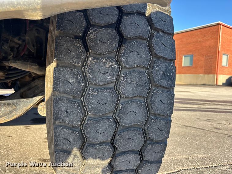 image for item EA4822 2017 Peterbilt 567 dump truck