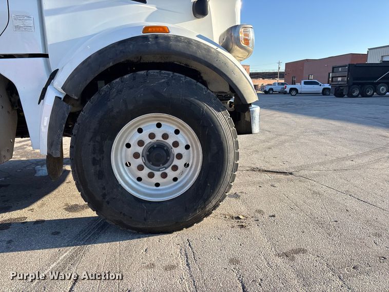 image for item EA4822 2017 Peterbilt 567 dump truck