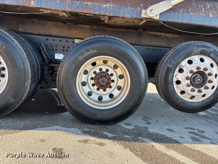 image for item EA4822 2017 Peterbilt 567 dump truck