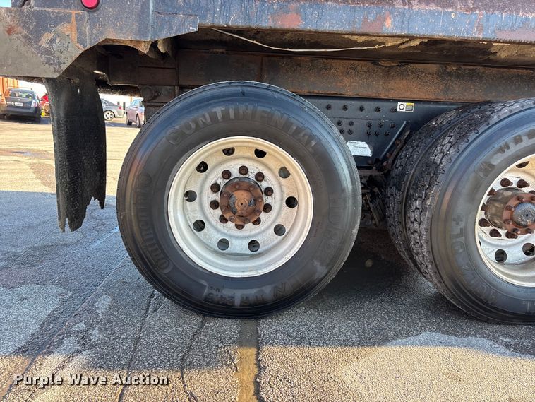 image for item EA4822 2017 Peterbilt 567 dump truck