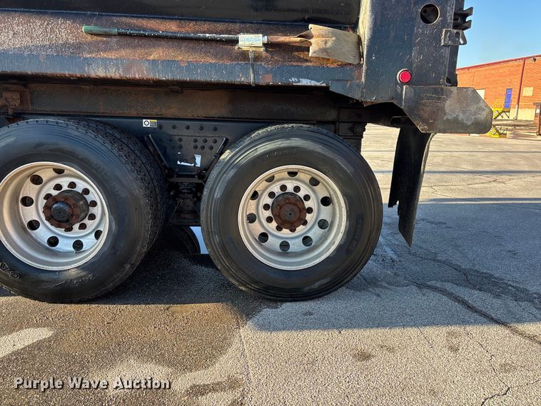 image for item EA4822 2017 Peterbilt 567 dump truck