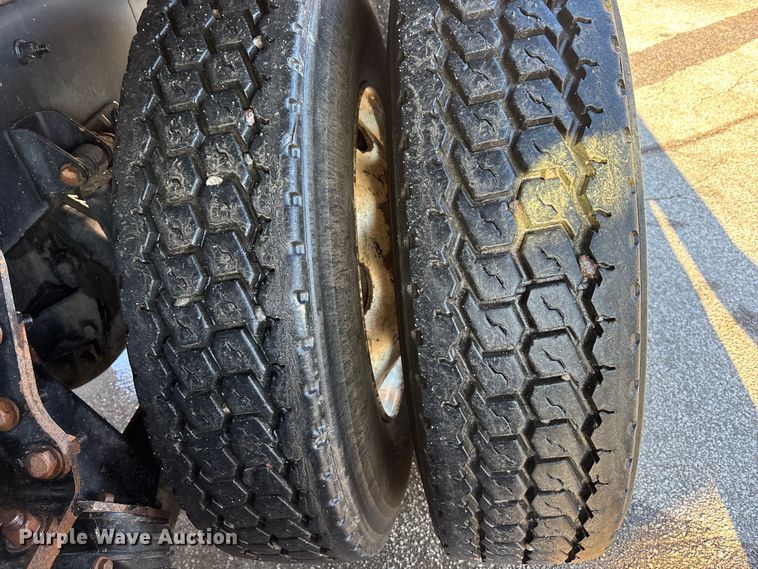 image for item EA4822 2017 Peterbilt 567 dump truck