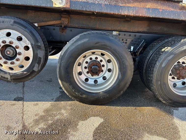 image for item EA4822 2017 Peterbilt 567 dump truck