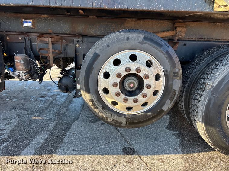 image for item EA4822 2017 Peterbilt 567 dump truck