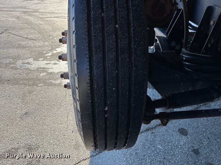 image for item EA4822 2017 Peterbilt 567 dump truck