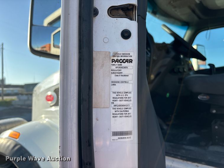 image for item EA4822 2017 Peterbilt 567 dump truck