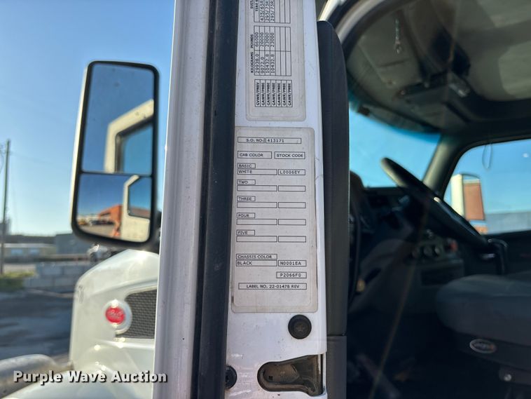 image for item EA4822 2017 Peterbilt 567 dump truck