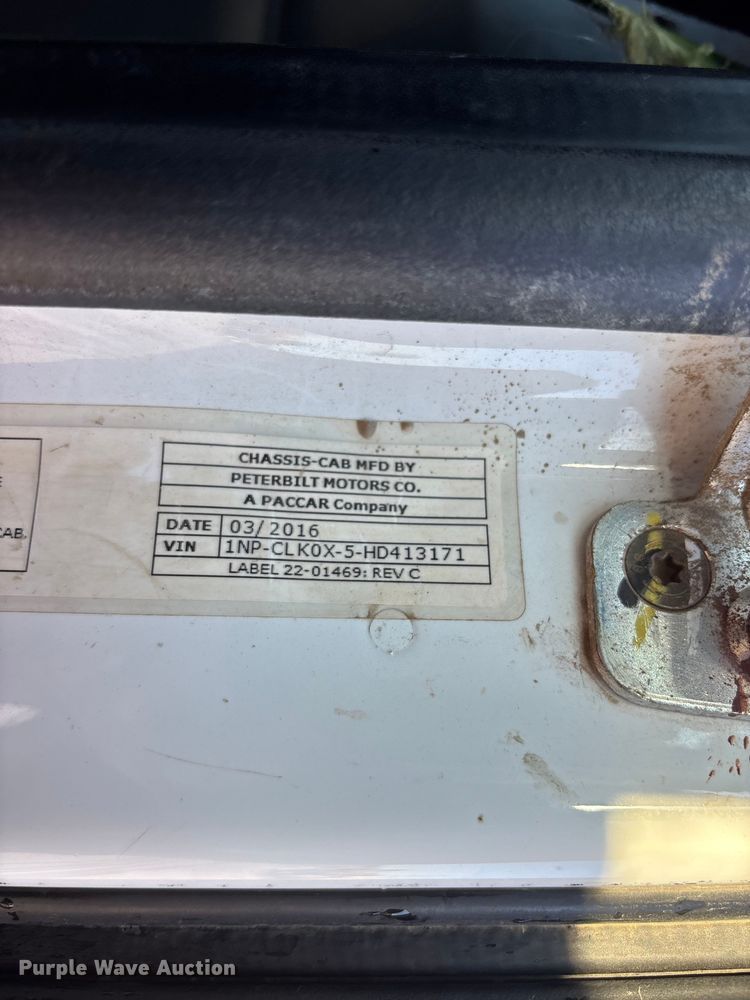 image for item EA4822 2017 Peterbilt 567 dump truck