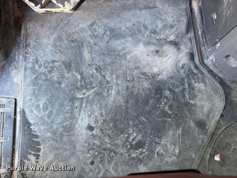 image for item EA4823 2012 Mack Pinnacle CHU613 semi truck