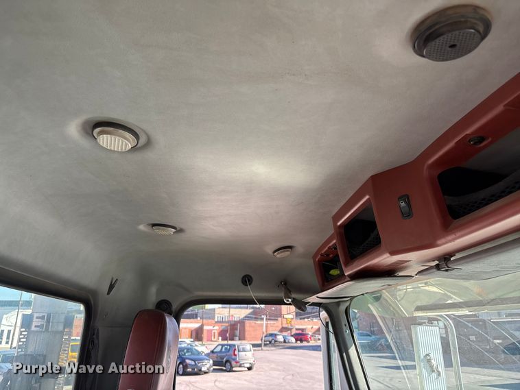 image for item EA4823 2012 Mack Pinnacle CHU613 semi truck