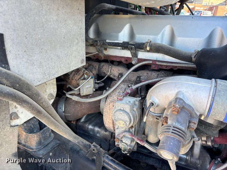 image for item EA4823 2012 Mack Pinnacle CHU613 semi truck