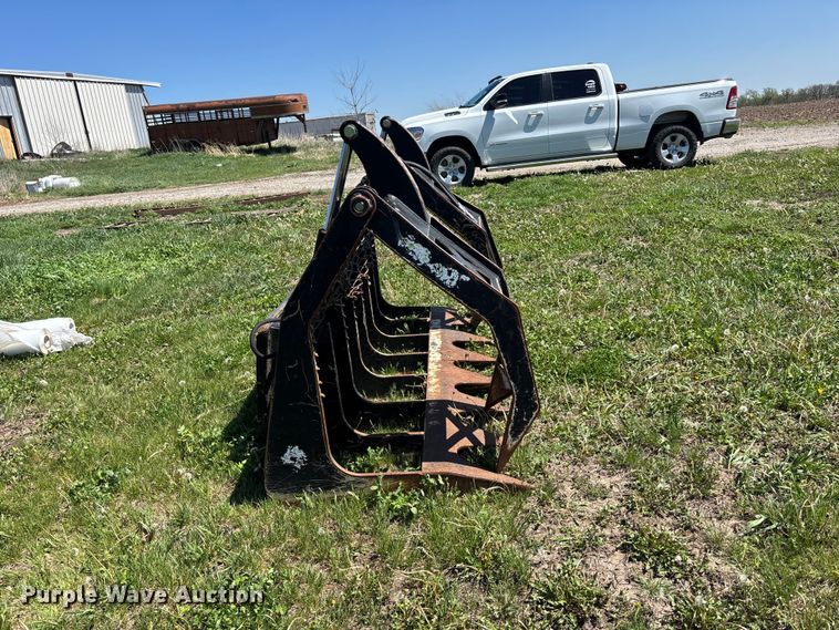 image for item EA4827 Vail BG8454 skid steer grapple bucket