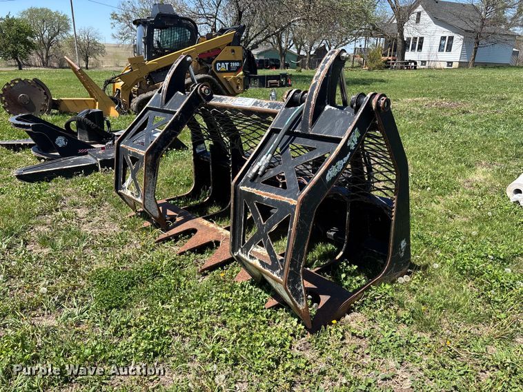 image for item EA4827 Vail BG8454 skid steer grapple bucket