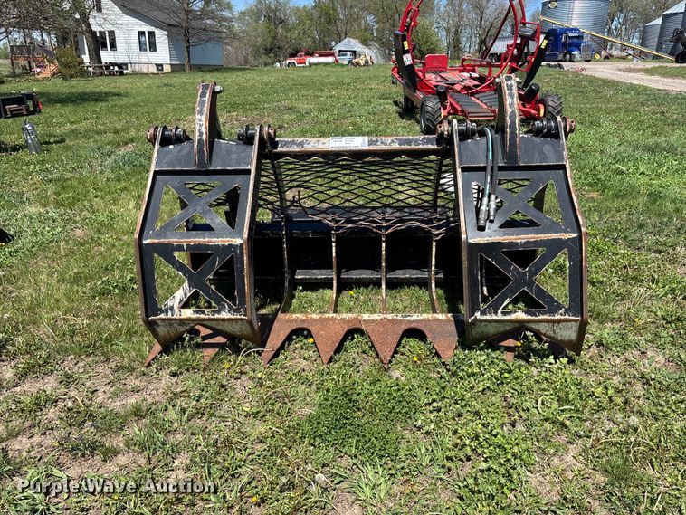 image for item EA4827 Vail BG8454 skid steer grapple bucket