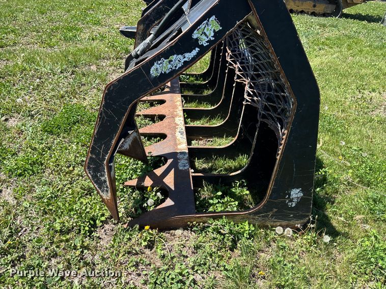 image for item EA4827 Vail BG8454 skid steer grapple bucket