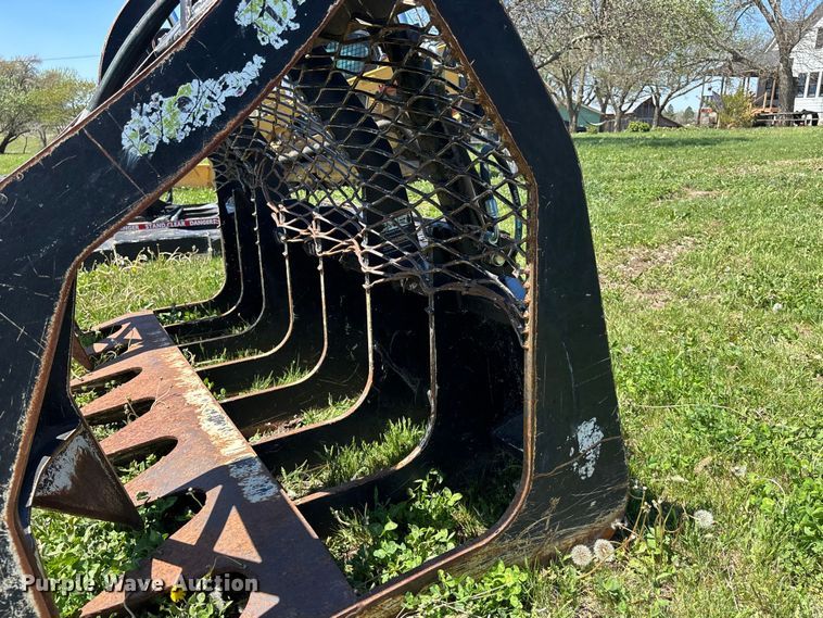 image for item EA4827 Vail BG8454 skid steer grapple bucket