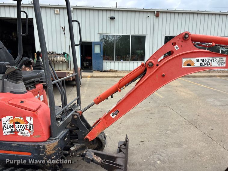 image for item EA4833 2015 Kubota U17 mini excavator