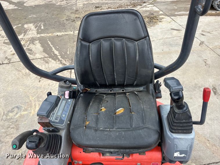 image for item EA4833 2015 Kubota U17 mini excavator