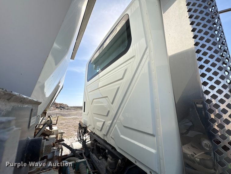 image for item EA7219 2022 International HX620 volumetric concrete mixer truck