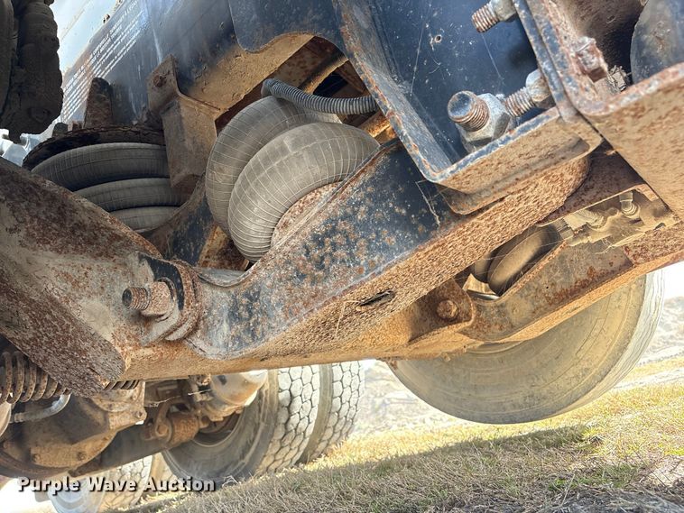 image for item EA7219 2022 International HX620 volumetric concrete mixer truck