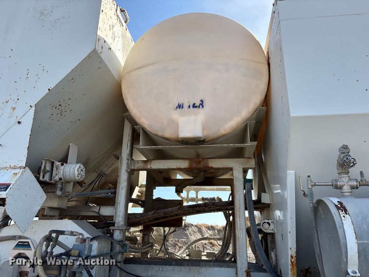 image for item EA7219 2022 International HX620 volumetric concrete mixer truck