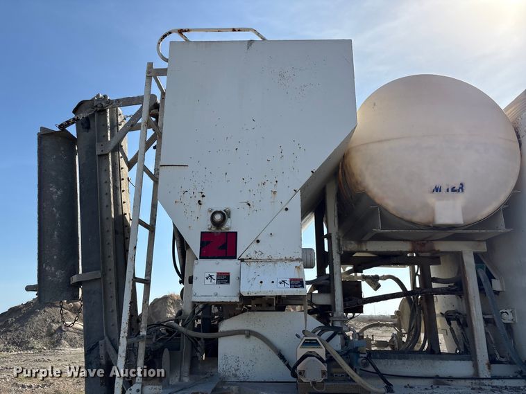 image for item EA7219 2022 International HX620 volumetric concrete mixer truck