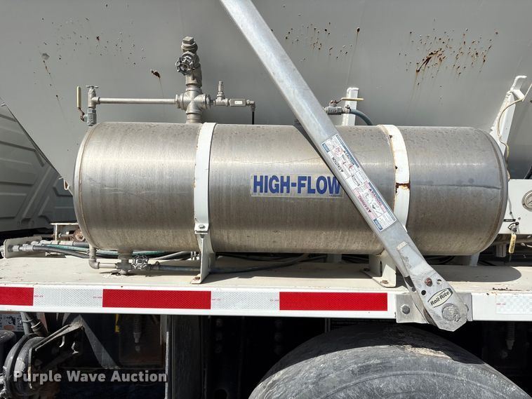 image for item EA7219 2022 International HX620 volumetric concrete mixer truck