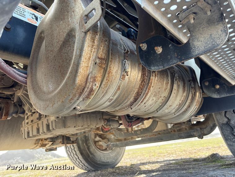 image for item EA7219 2022 International HX620 volumetric concrete mixer truck