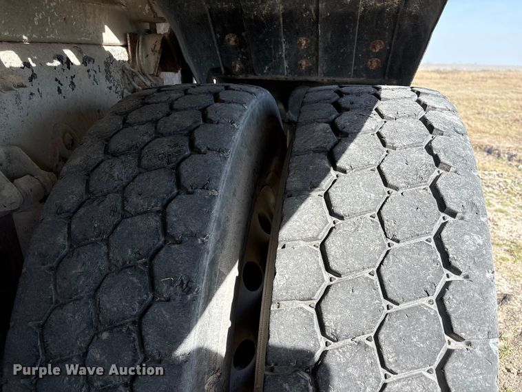 image for item EA7219 2022 International HX620 volumetric concrete mixer truck