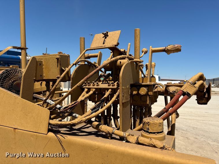 image for item EA7271 -2 Lee Boy L1000T paver