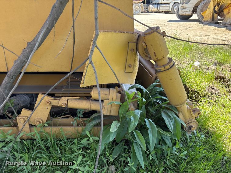 image for item EA7271 -2 Lee Boy L1000T paver