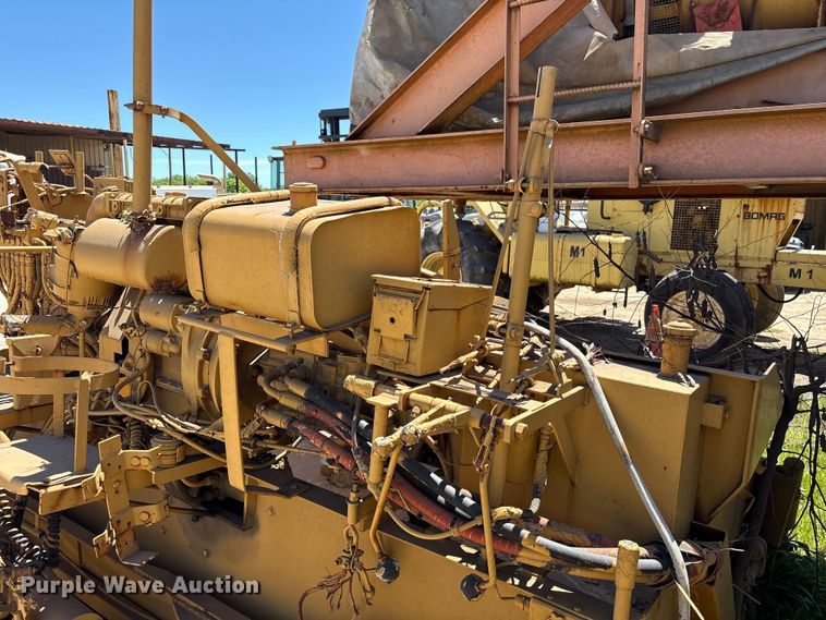 image for item EA7271 -2 Lee Boy L1000T paver