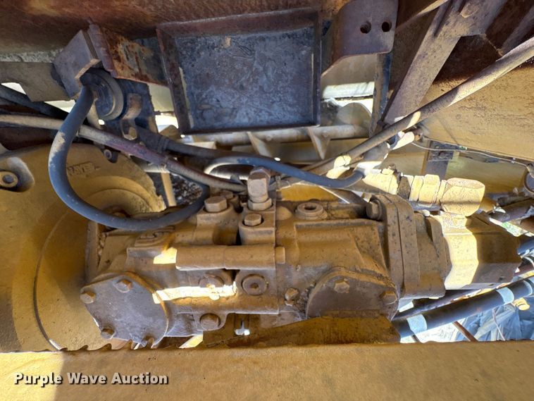 image for item EA7271 -2 Lee Boy L1000T paver