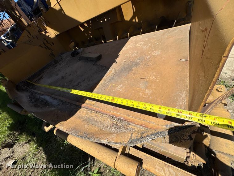 image for item EA7271 -2 Lee Boy L1000T paver