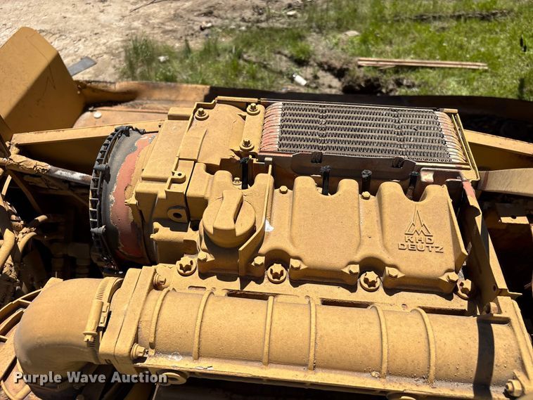 image for item EA7271 -2 Lee Boy L1000T paver