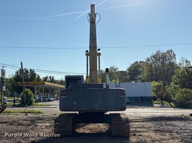 image for item EA7954 2005 Kobelco SK290LC long reach excavator