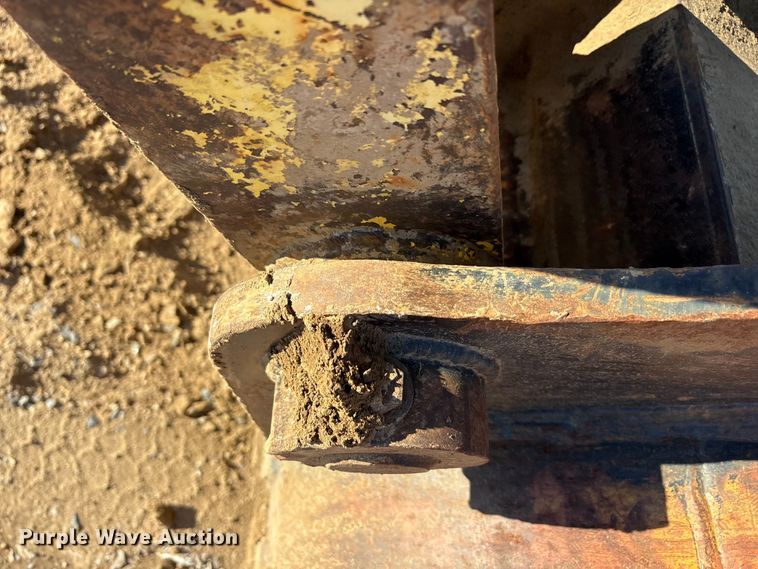 image for item EA7954 2005 Kobelco SK290LC long reach excavator