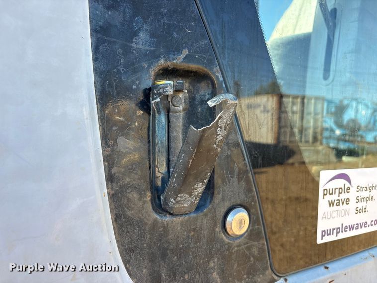 image for item EA7954 2005 Kobelco SK290LC long reach excavator