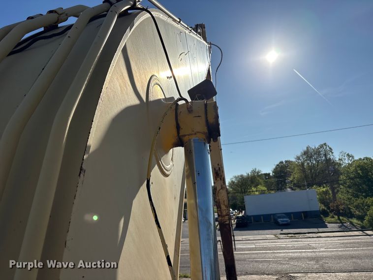 image for item EA7954 2005 Kobelco SK290LC long reach excavator