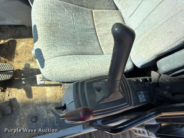 image for item EA7954 2005 Kobelco SK290LC long reach excavator