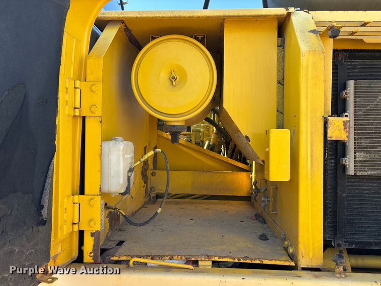 image for item EA7954 2005 Kobelco SK290LC long reach excavator