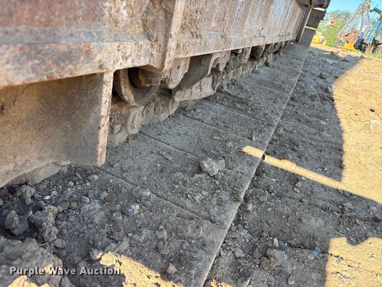 image for item EA7954 2005 Kobelco SK290LC long reach excavator