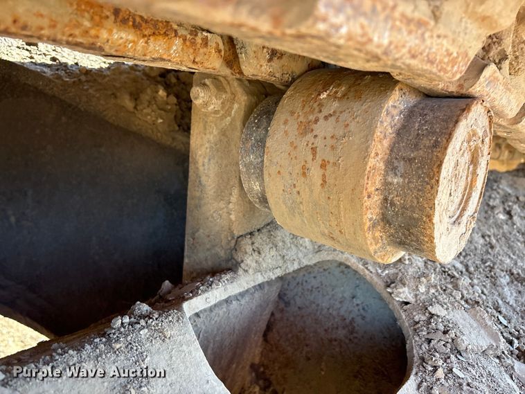 image for item EA7954 2005 Kobelco SK290LC long reach excavator