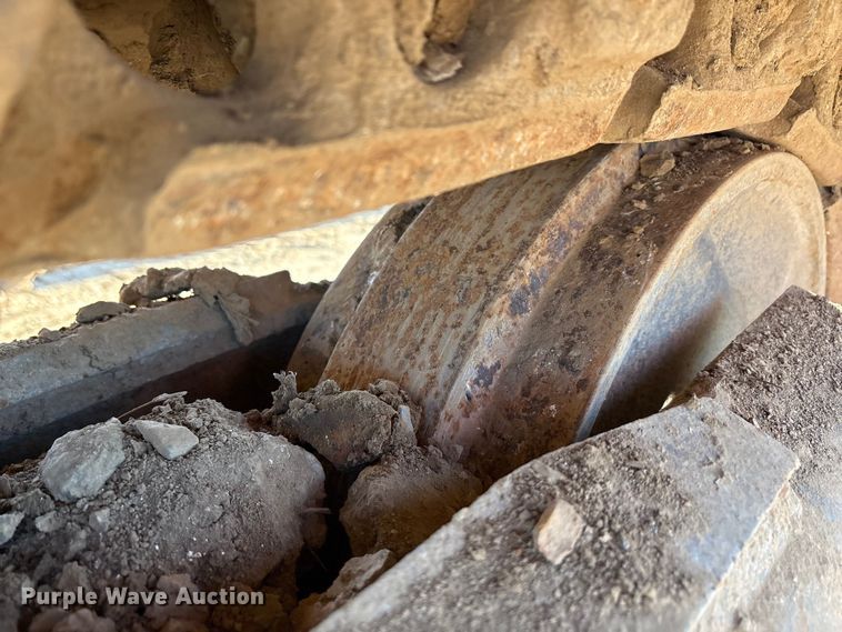 image for item EA7954 2005 Kobelco SK290LC long reach excavator