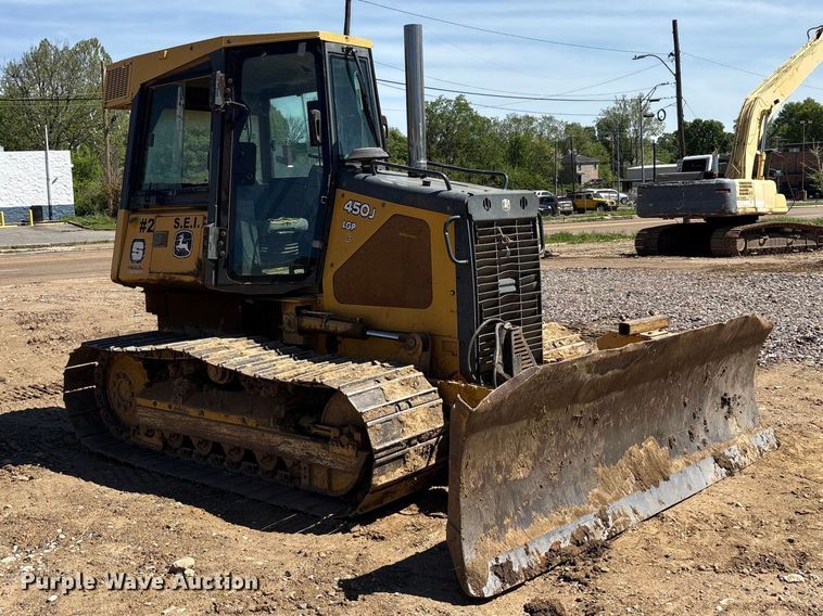 image for item EA7955 2007 John Deere 450J dozer